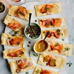 Flammkuchen mit Lachs