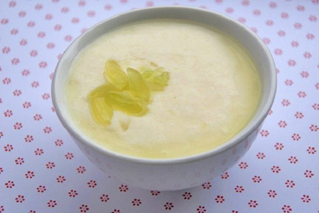 Griessbrei mit Trauben